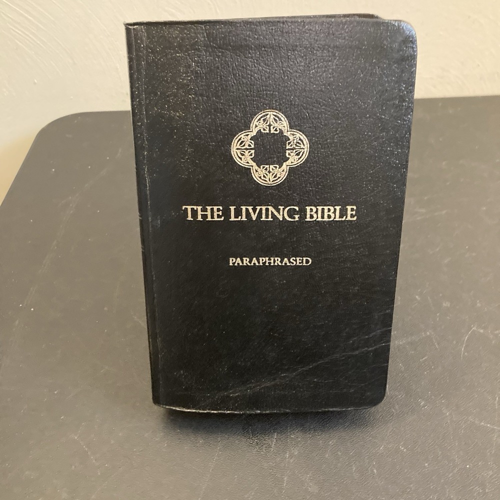 The Living Bible Paraphrased Red Letter Concordance Tyndale‎ 1979